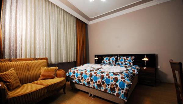 Station Hotel 34