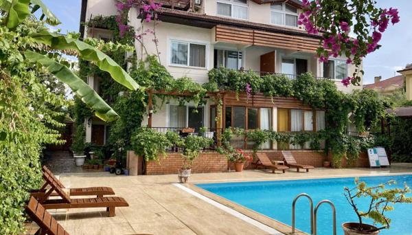 Ten Apart Hotel