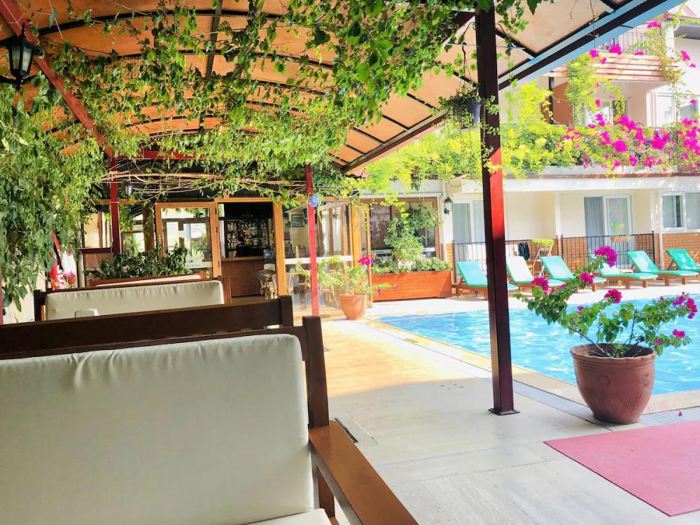 Ten Apart Hotel
