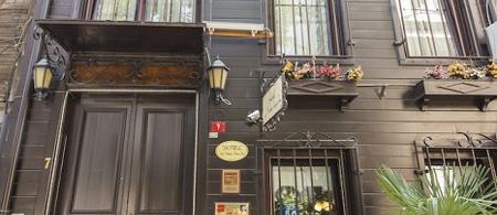 Naz Wooden House Inn