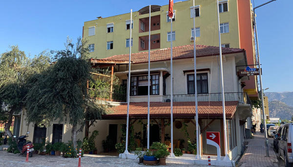 Bayraktar Konağı