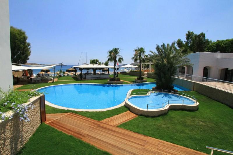 Costa Luvi Hotel & Suites