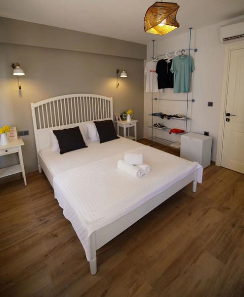 Achilles Hotel