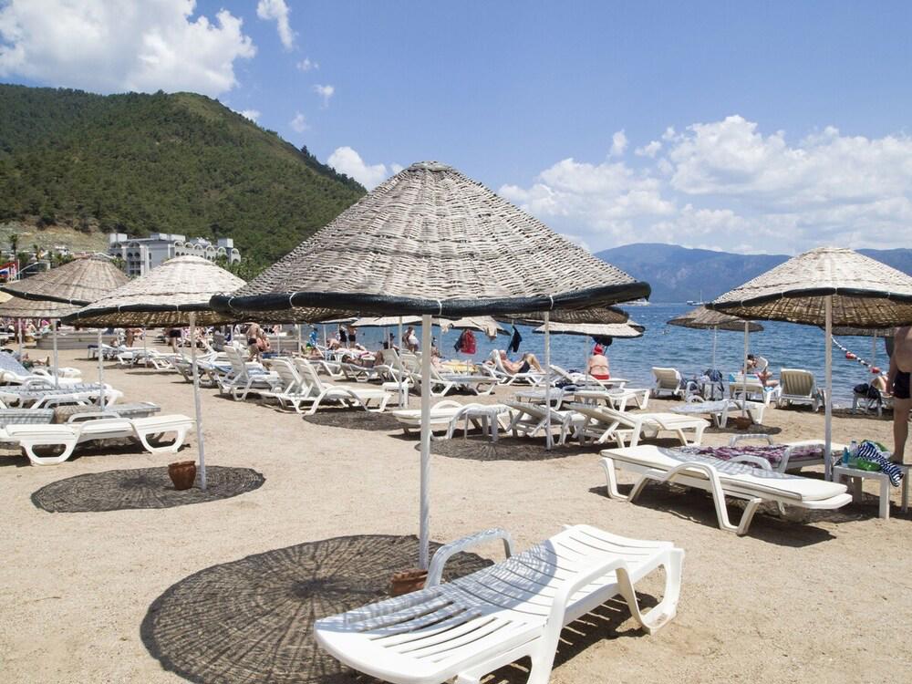 Fortuna Beach