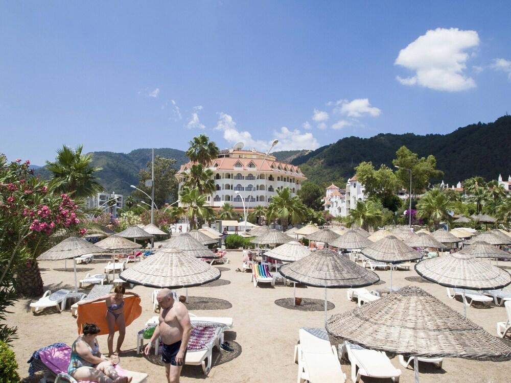 Fortuna Beach