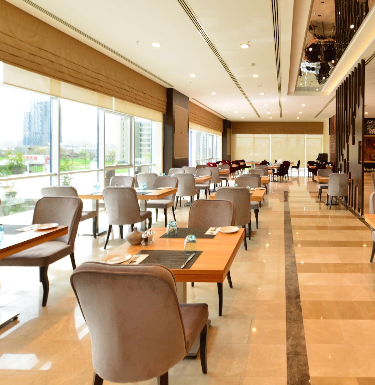 Clarion Hotel İstanbul Mahmutbey