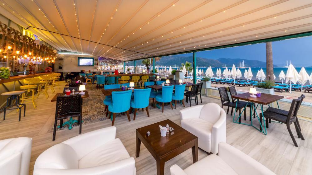 Honeymoon Beach Hotel