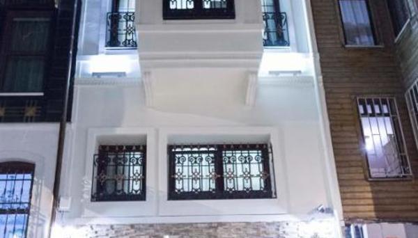 Zendy Suite Hotel