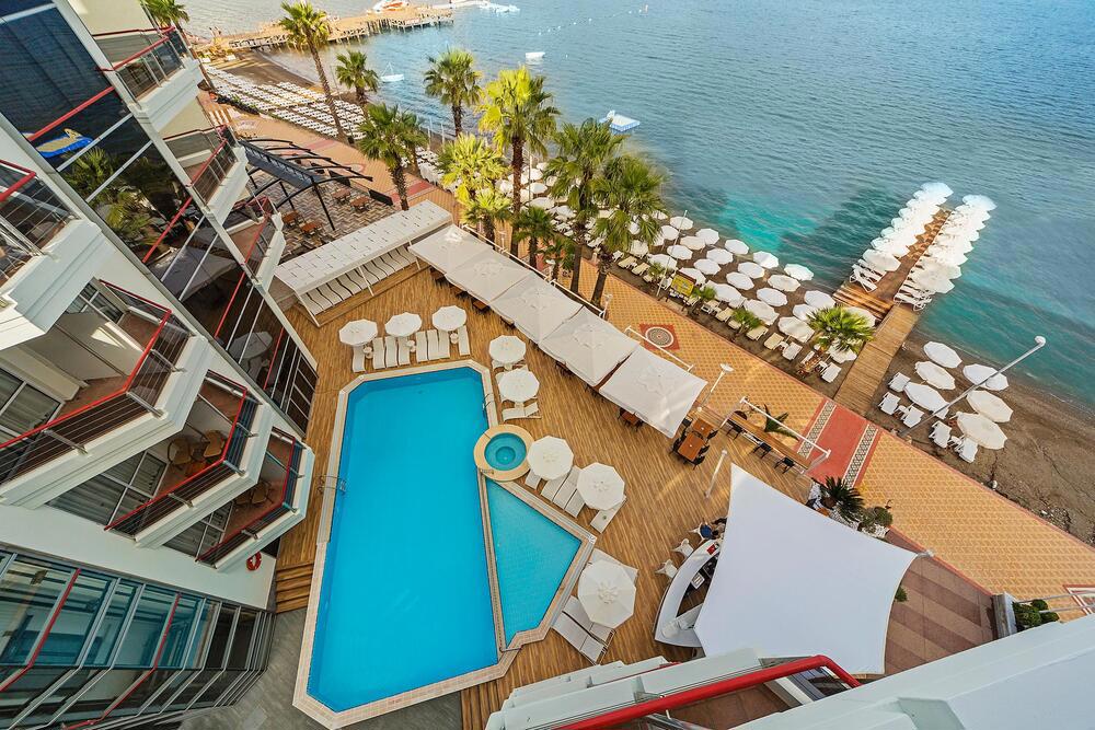 Poseidon Hotel & Annex