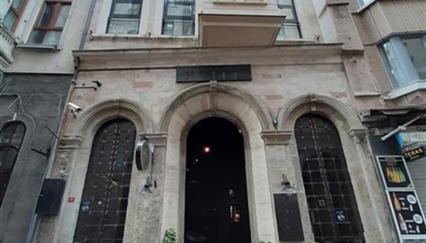West Pera Hotel
