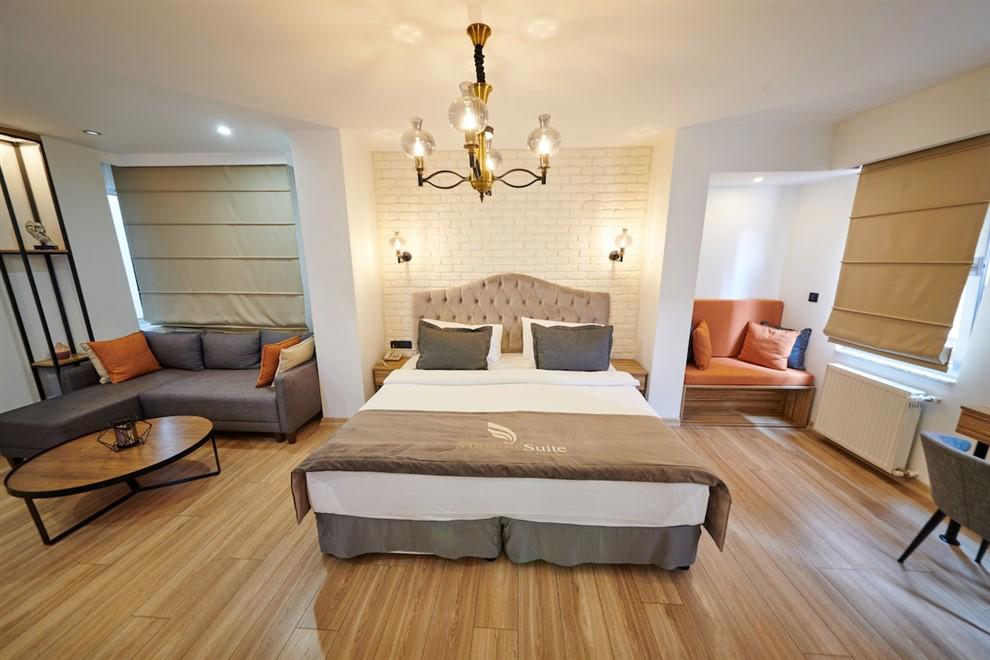 The Marions Suite