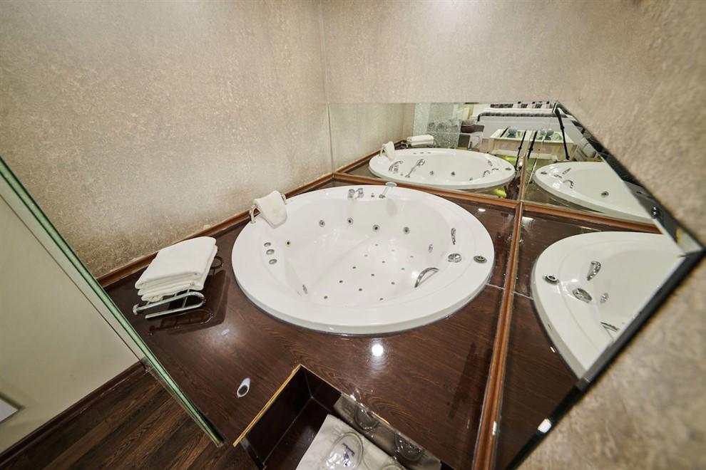 The Marions Suite