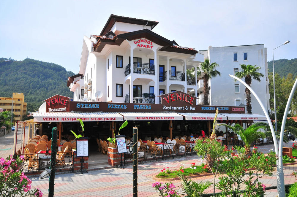 Gondol Apartments