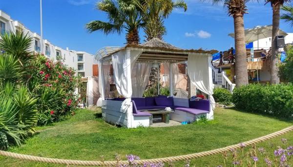 Sun & Sea Beach Hotel