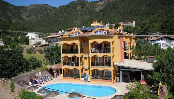 Kleopatra Apartments