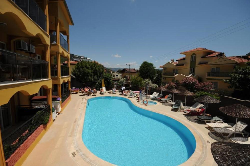 Kleopatra Apartments