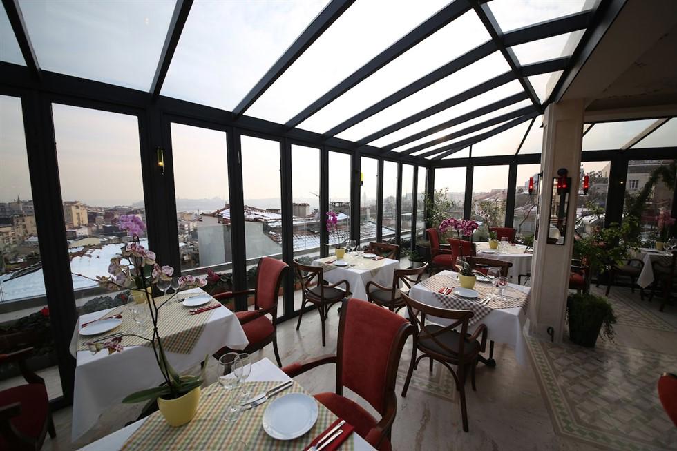 Corinne Hotel