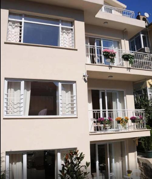 Bosphorus Apart