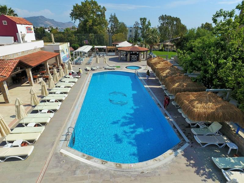 Tiana Beach Resort