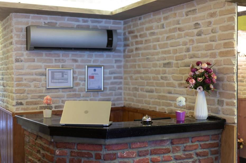 Royal Garden Suite Hotel