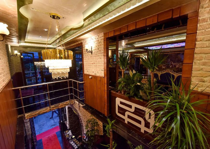 Royal Garden Suite Hotel