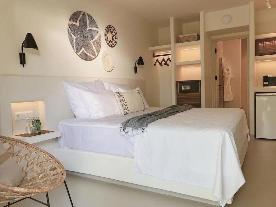 Pilos Suites
