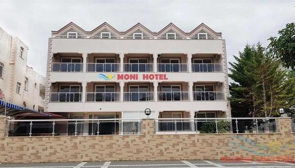 Moni Hotel