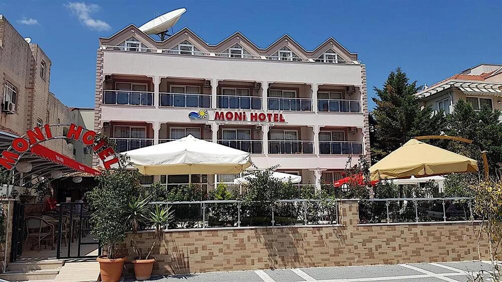 Moni Hotel