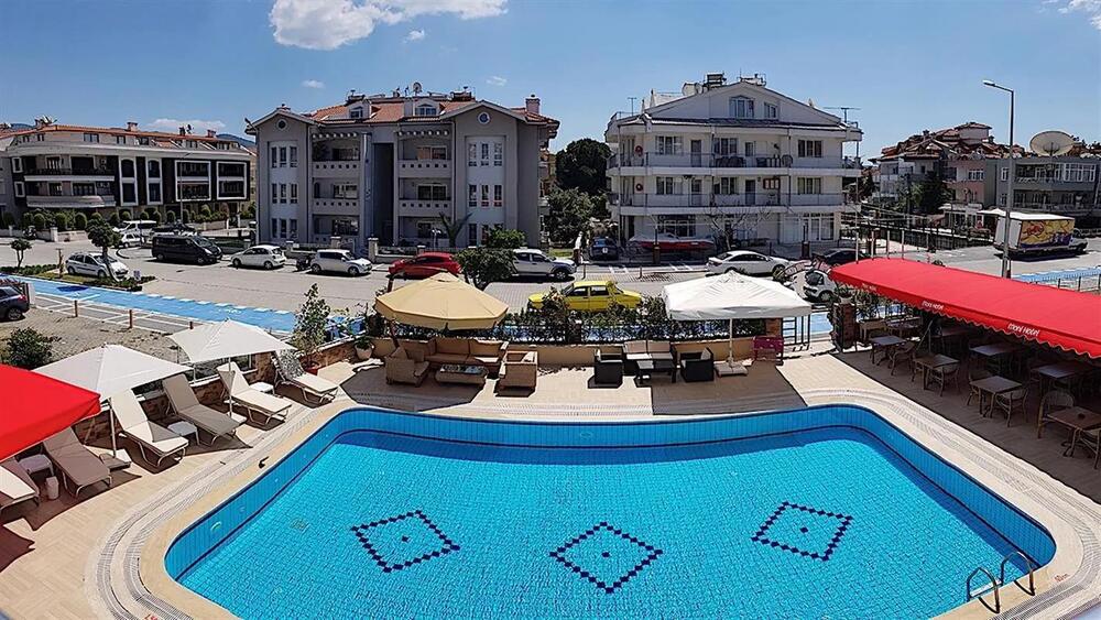Moni Hotel