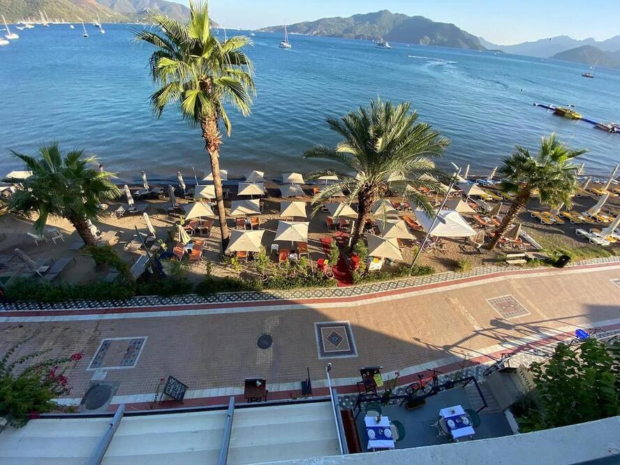 Reis Beach Hotel