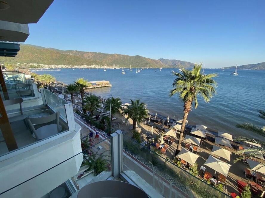 Reis Beach Hotel
