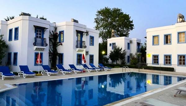 Ege Apartments