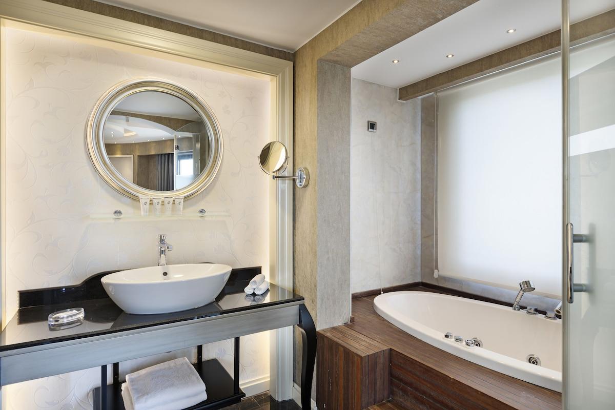 Limak Eurasia Luxury Hotel