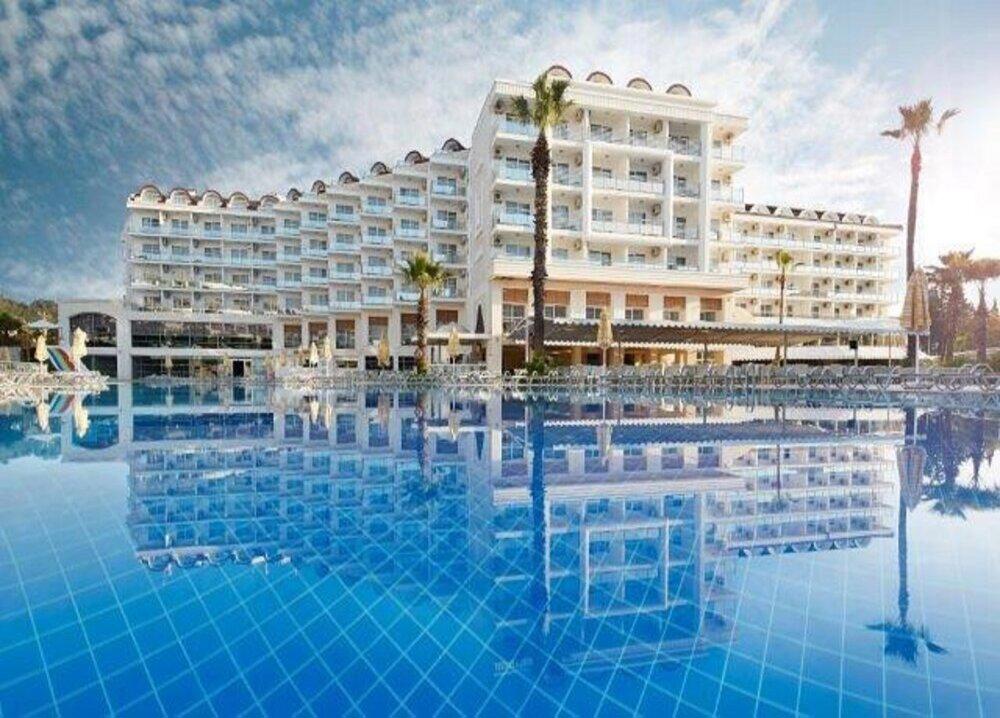 Grand Ideal Premium Hotel
