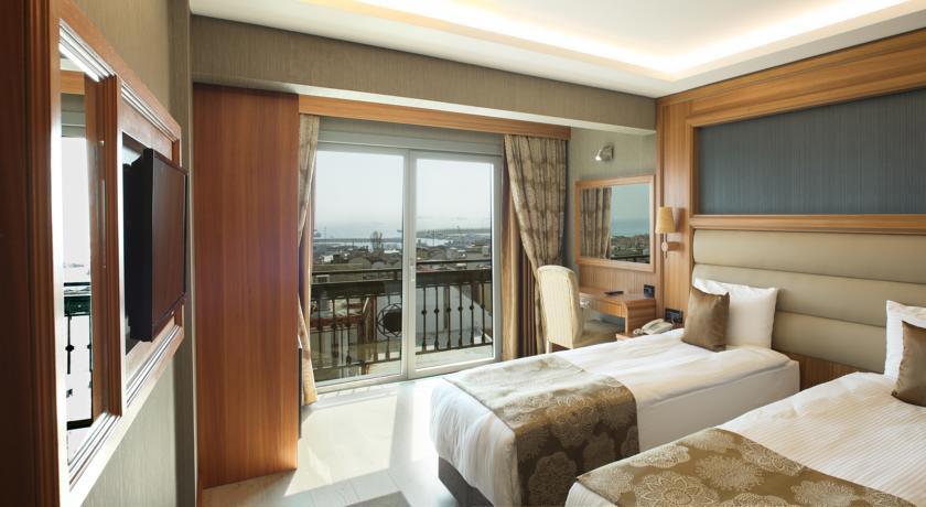 Ilkbal Deluxe Hotel
