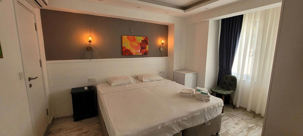 Tenes Otel