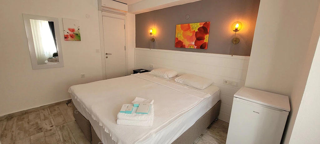 Tenes Otel