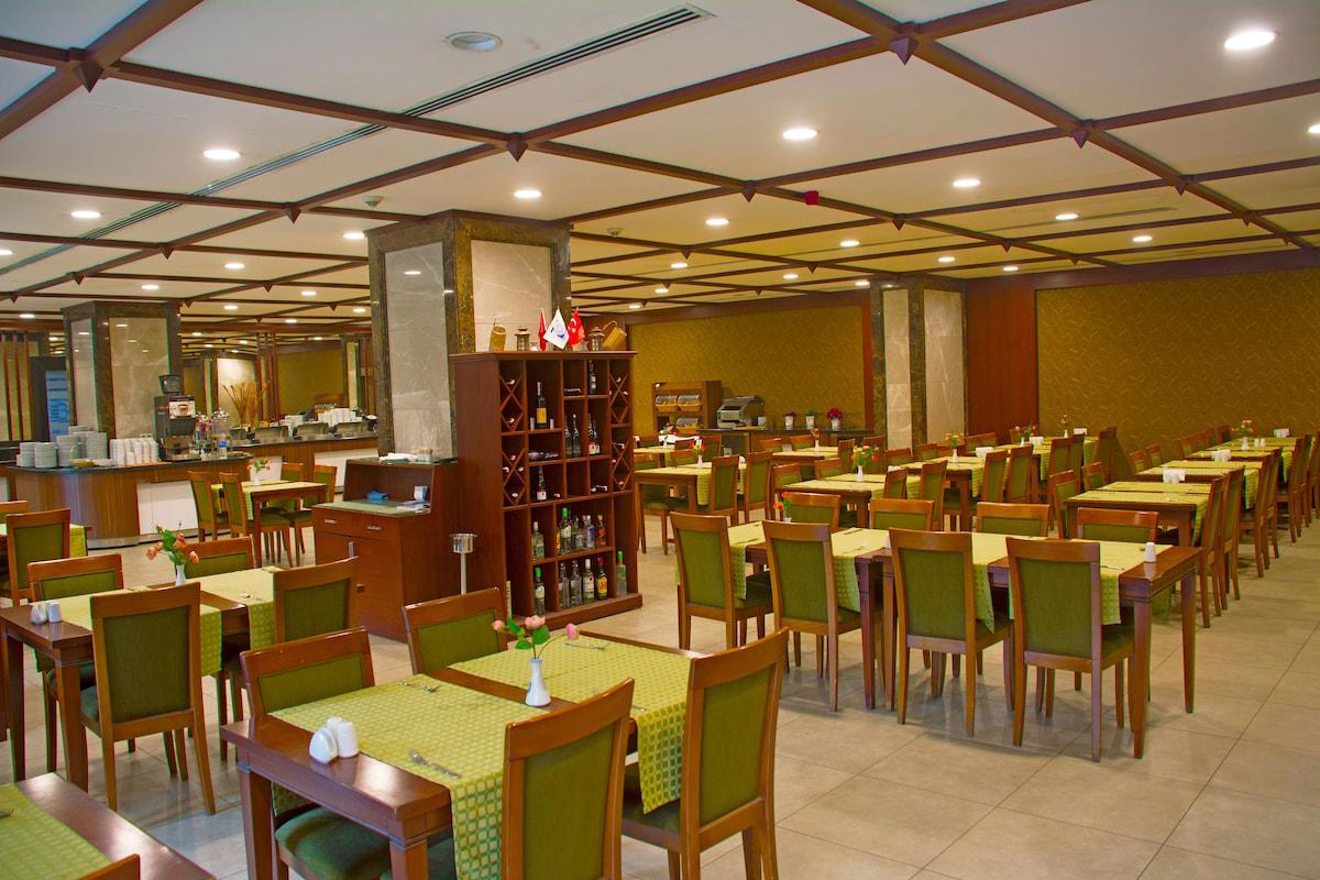 The Green Park Hotel Merter