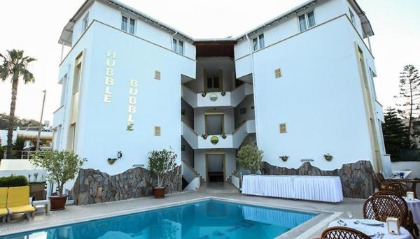 Hubble Bubble Suit Hotel