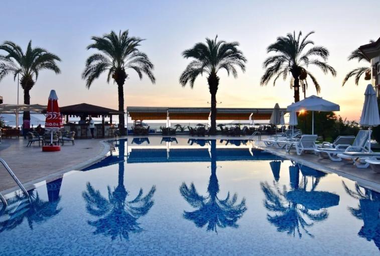 Sunset Beach Club Lebrentals