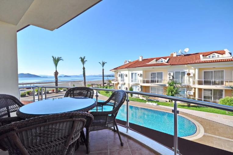 Sunset Beach Club Lebrentals