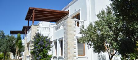 Important Group Villa Amara