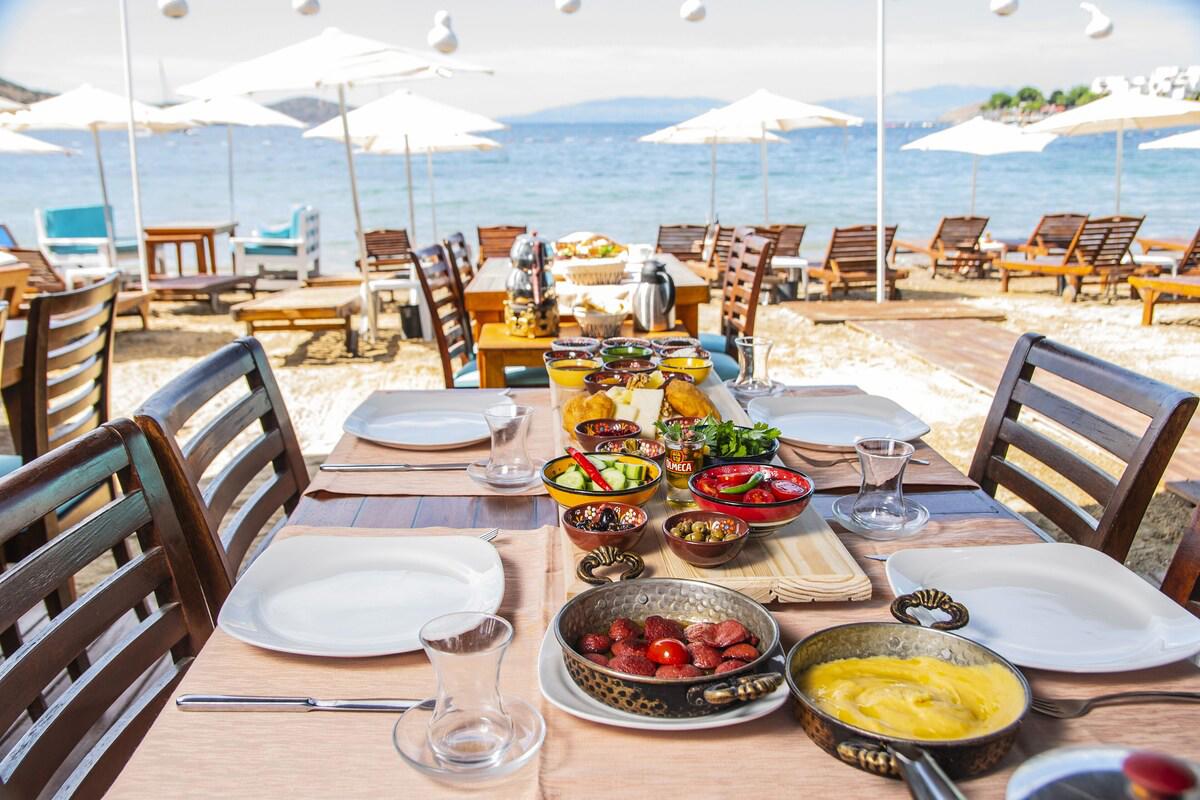 Blue Bay Beach Hotel
