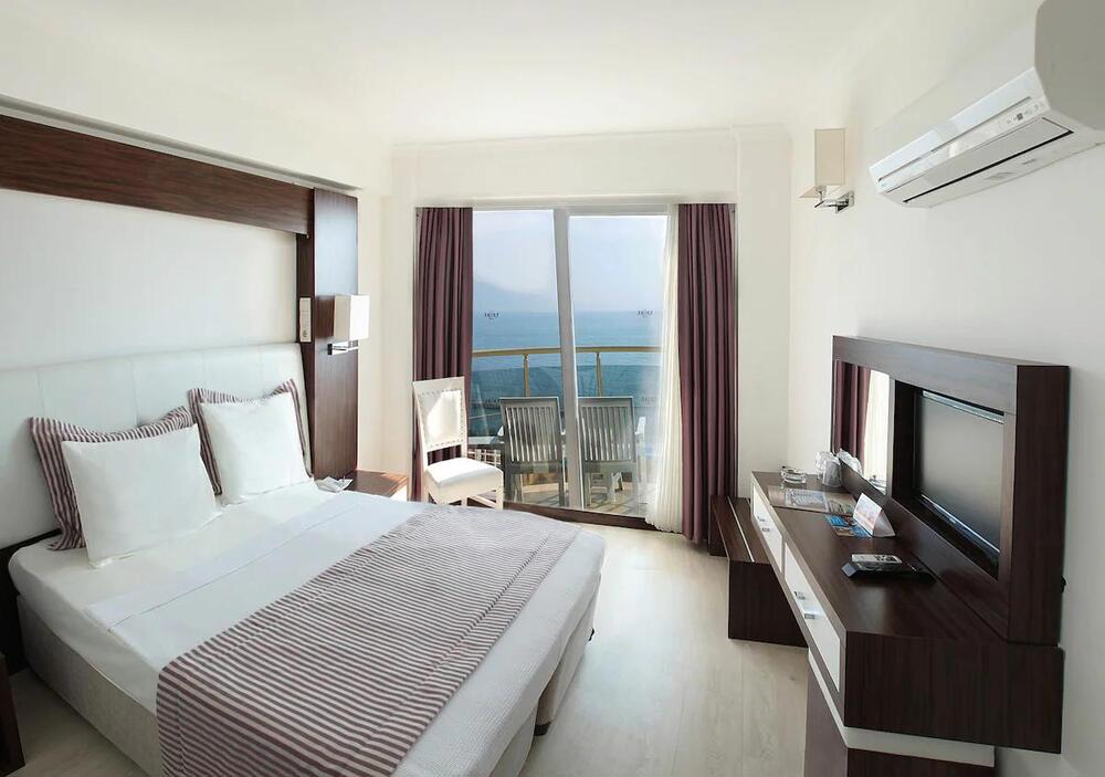 Arora Hotel
