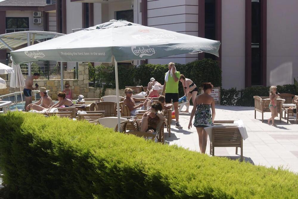 Whispering Sands Resort