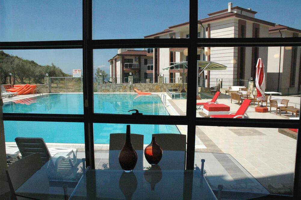 Whispering Sands Resort