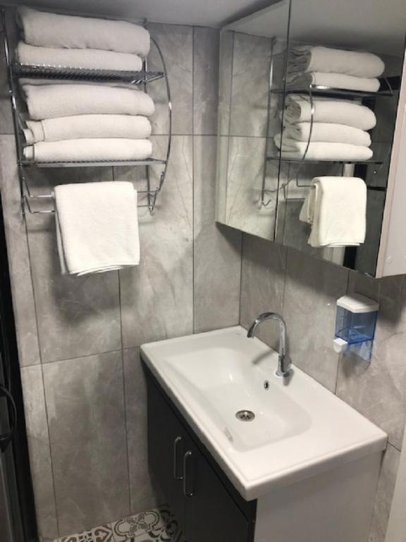 Orange Airport Hostel