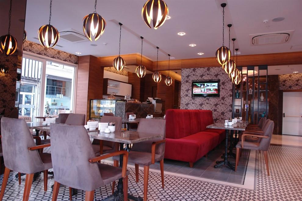 Le Mirage Hotel