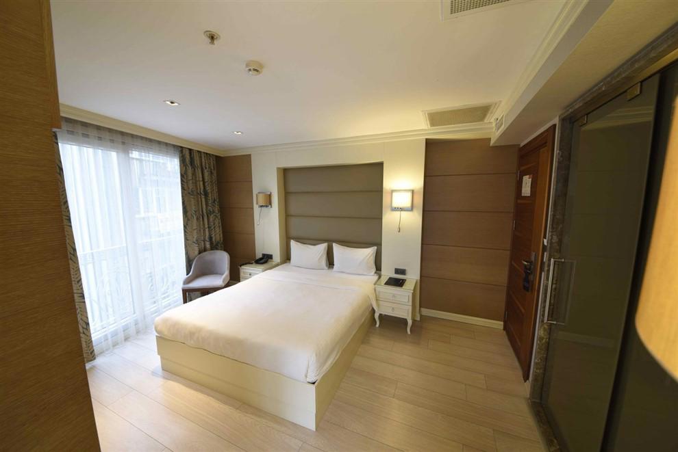 Le Mirage Hotel