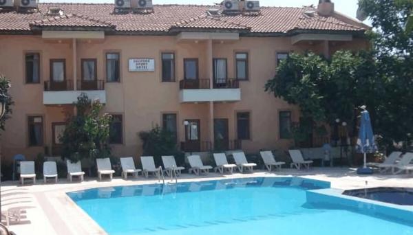Suzanne Hotel
